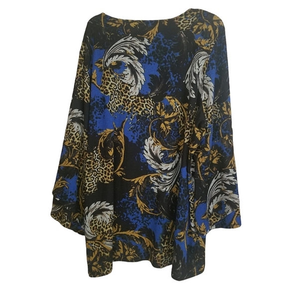 Womens plus tunic - Picture 2 of 5